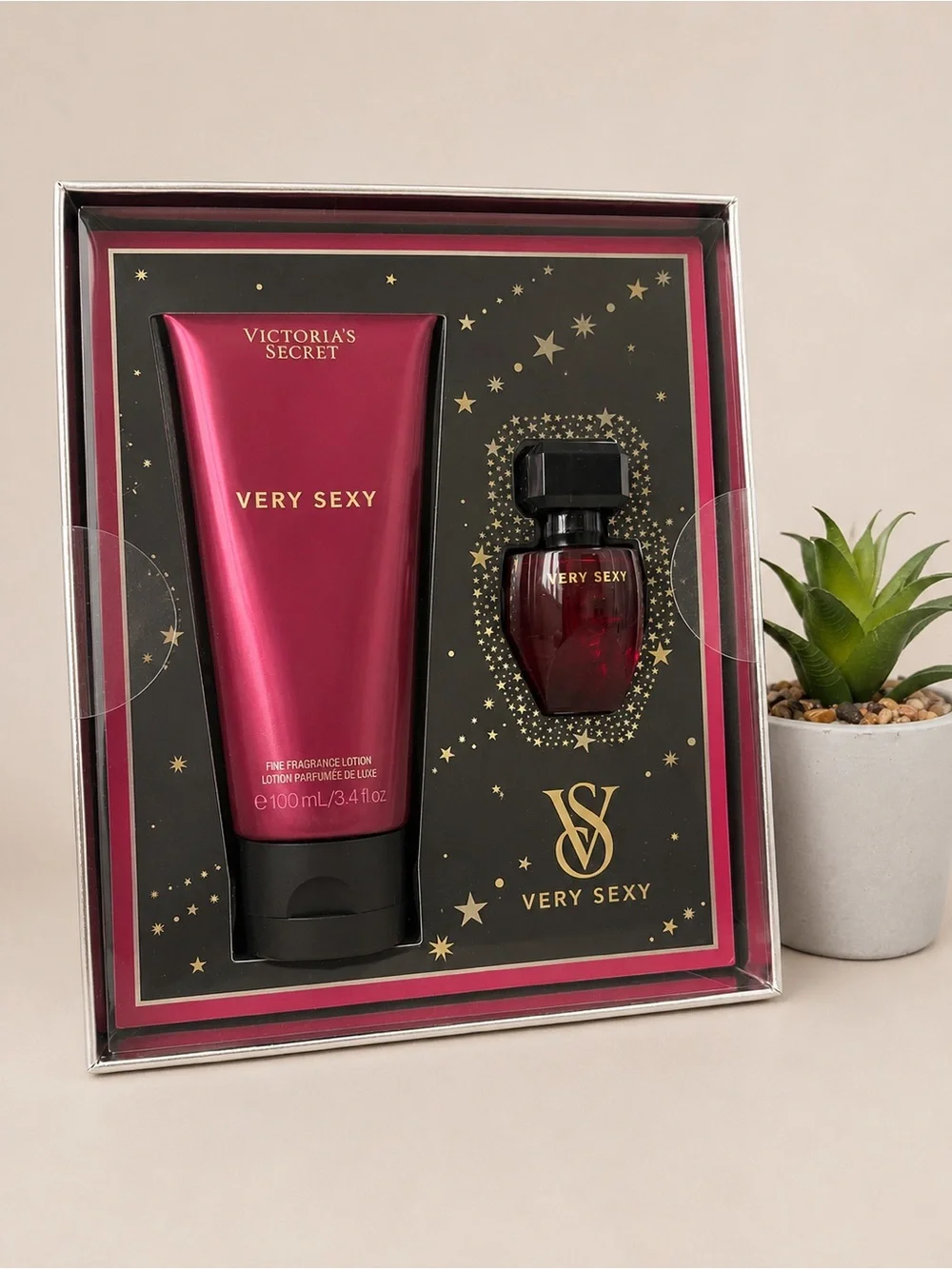 Victoria's Secret Very Sexy Gift Set - Deep Red & Black